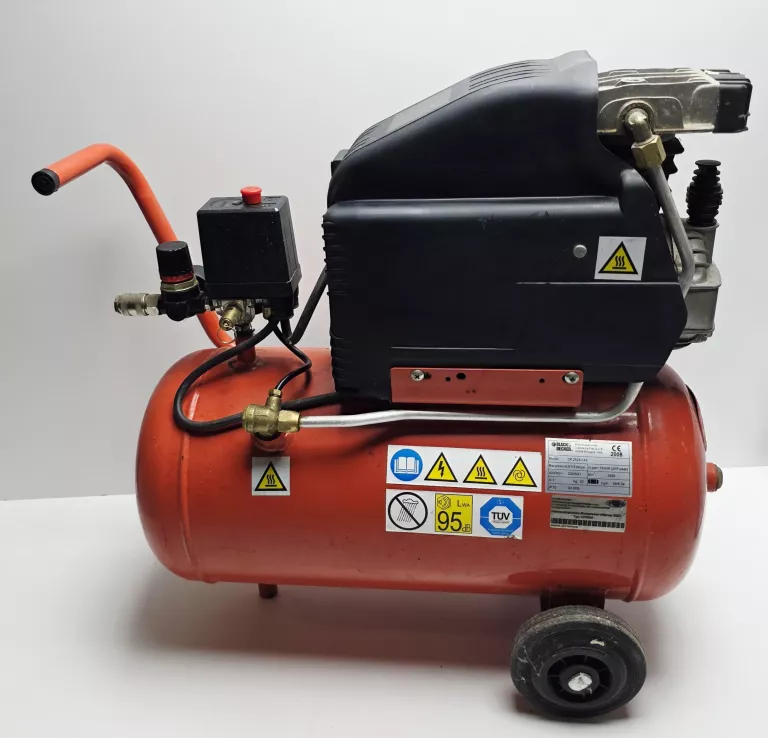 BLACK DECKER SPREZARKA 24L 8 BAR