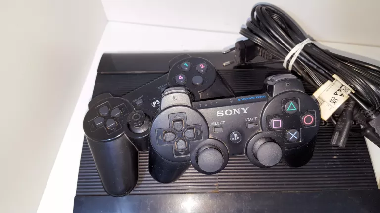 KONSOLA PLAYSTATION 3 500GB + 10 GIER + OKABLOWANIE