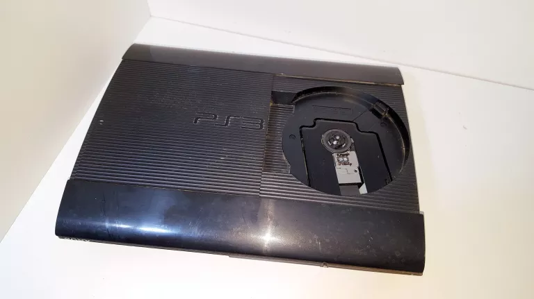 KONSOLA PLAYSTATION 3 500GB + 10 GIER + OKABLOWANIE