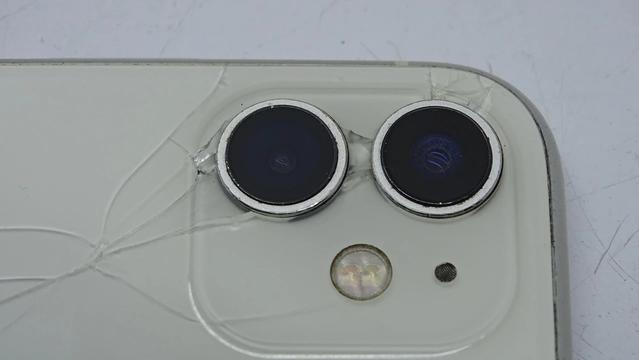 telefon-iphone-11-64gb-bat-80-wady-sprawny-system-operacyjny-4388-7