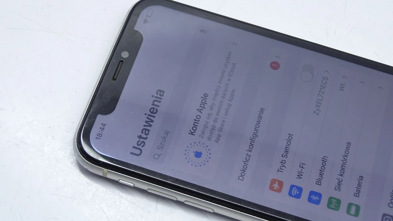 telefon-iphone-11-64gb-bat-80-wady-sprawny-ean-gtin-190199221529