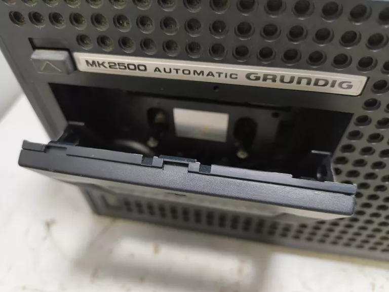 RADIOMAGNETOFON UNITRA GRUNDIG MK2500