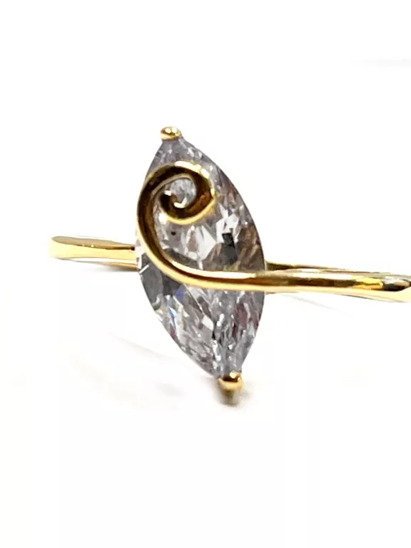 piekny-zloty-pierscionek-rodzaj-2205-2