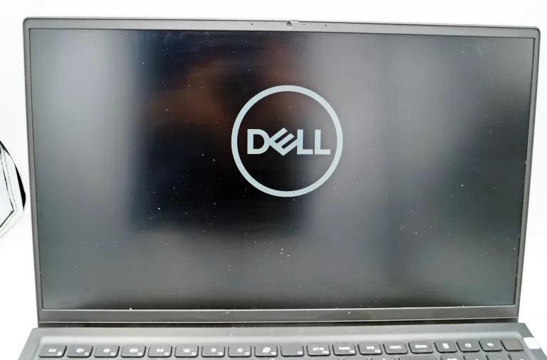 LAPTOP DELL VOSTRO 5510 I5-11300H 11TH GEN/ 8GB RAM/ 512GB SSD