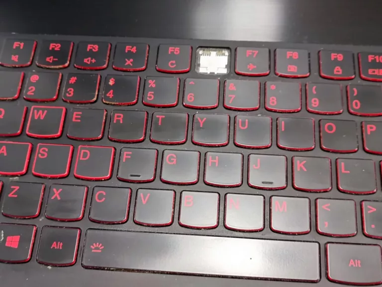 LAPTOP LENOVO LEGION Y520-15IKBN 15,6 " INTEL CORE I7 8 GB / 512 GB