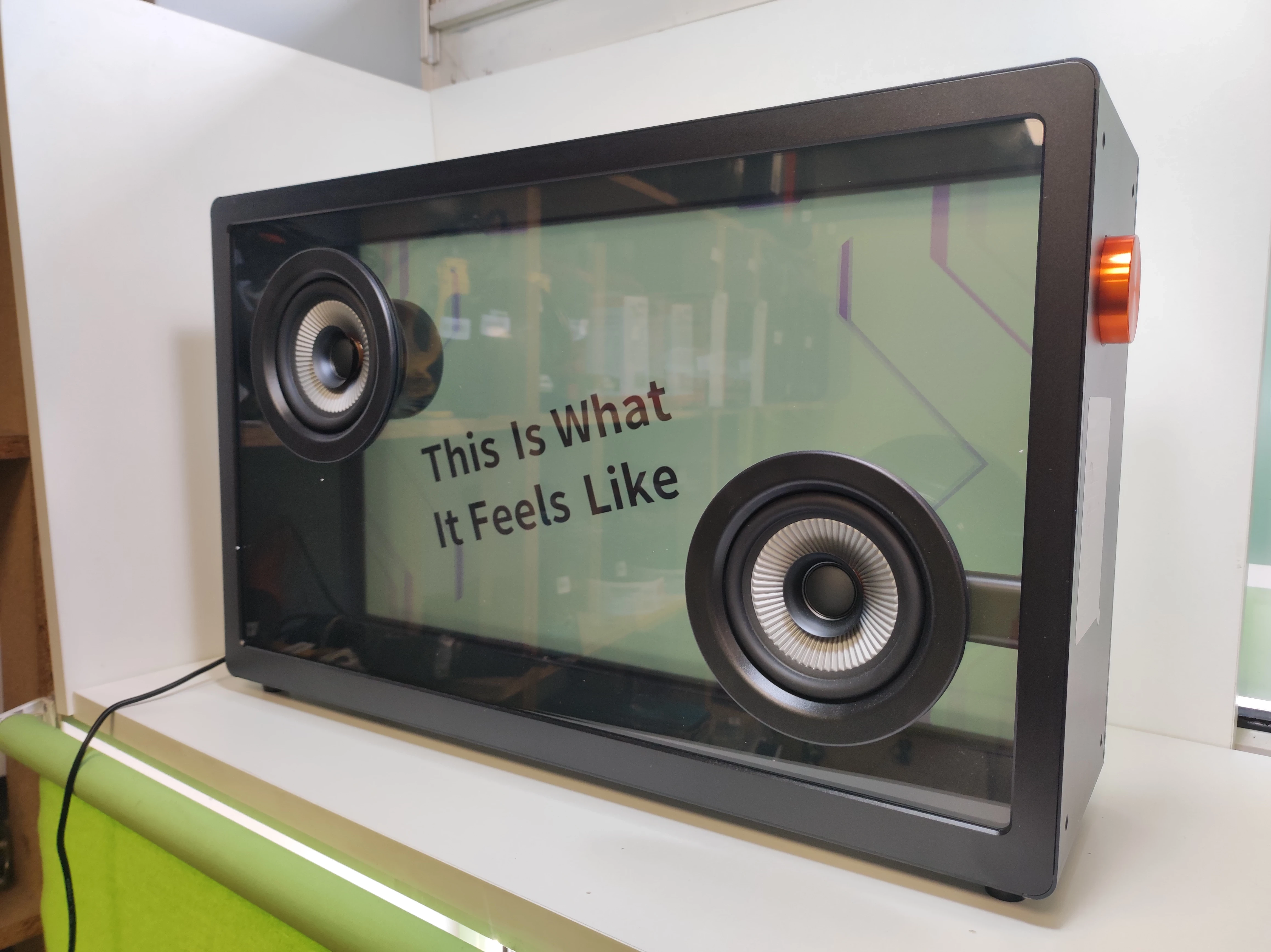 glosnik-z-ekranem-morror-art-okazja-gdanska-8a-tczew