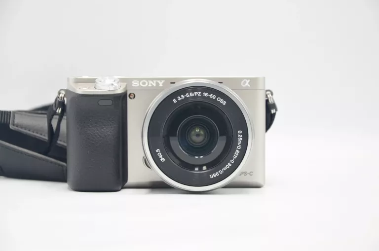 aparat-sony-alpha-a6000-ilce-6000ls-16-50mm-srebrny-wifi-swietlikow-8-warszawa