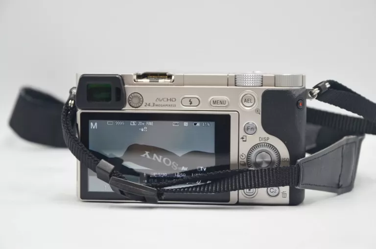 aparat-sony-alpha-a6000-ilce-6000ls-16-50mm-srebrny-wifi-stan-11323-2