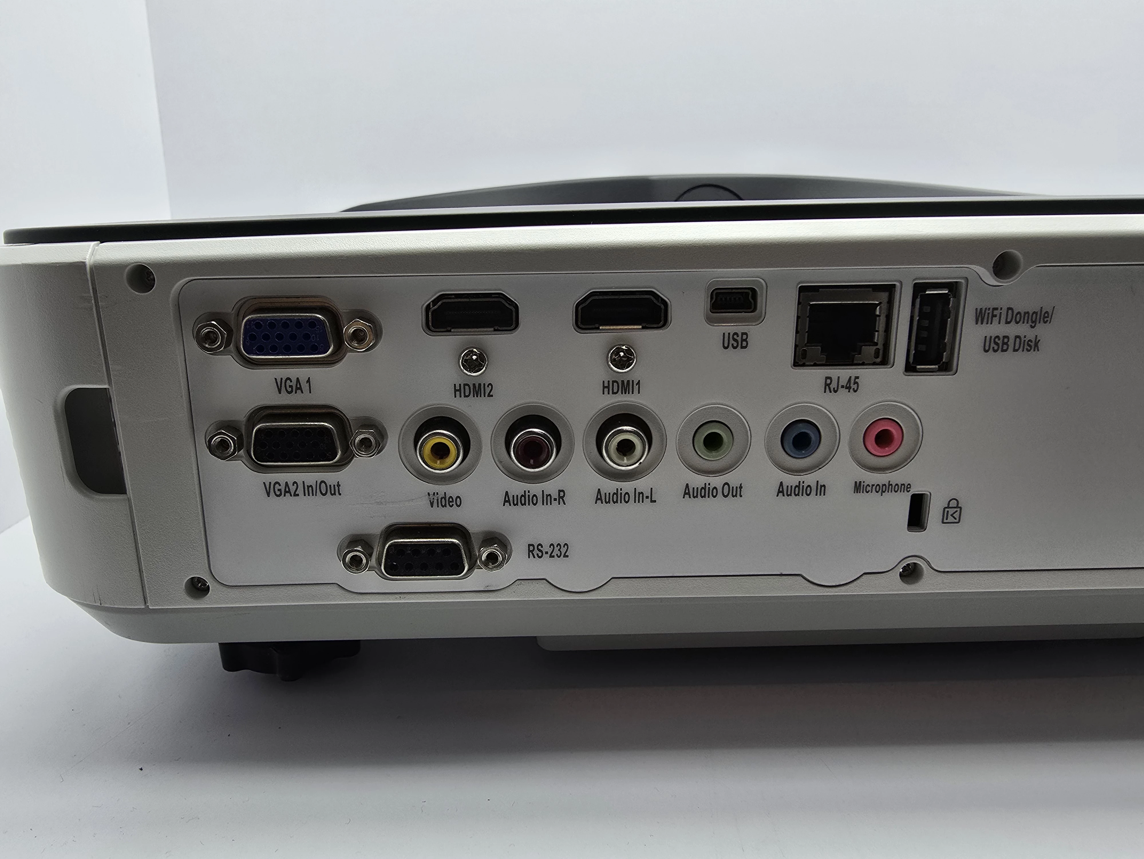 rzutnik-i3-technologies-l3503w-stan-11323-2