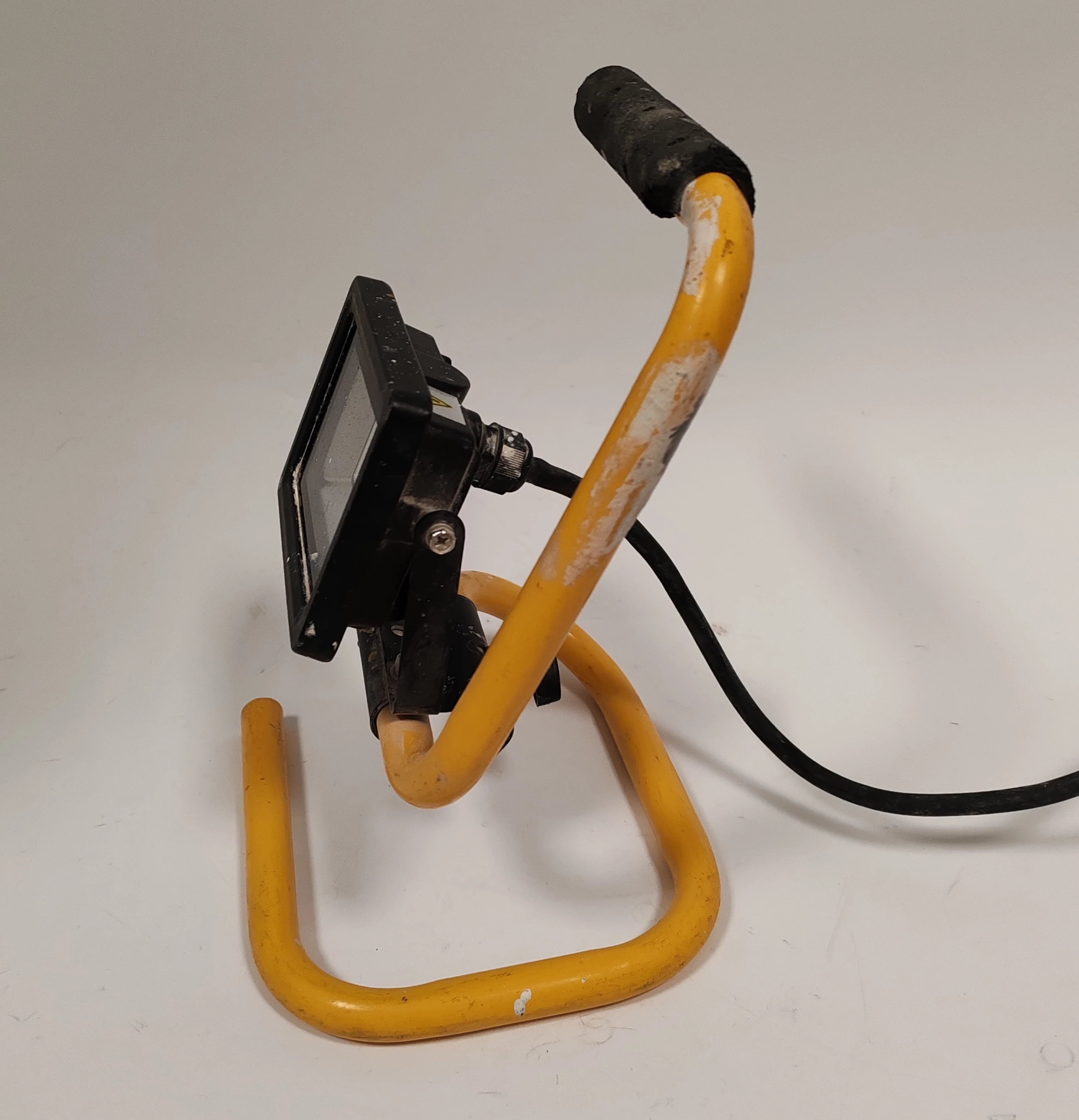 lampa-warsztatowa-dedra-l1060-1-10w-ean-gtin-0755887049665