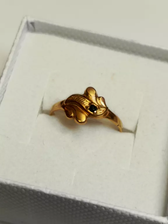 zloto-klasyczny-zloty-pierscionek-z-czarnym-oczkiem-14k-583-material-15835-524288
