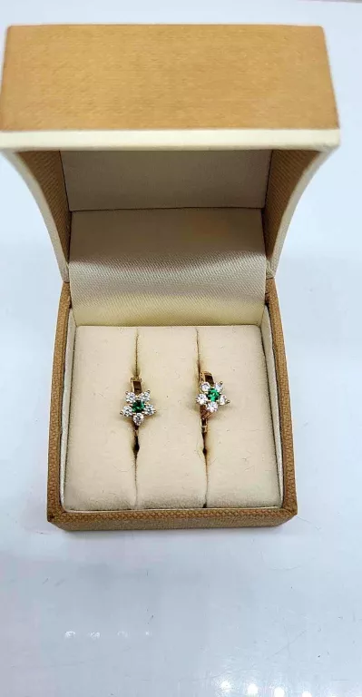 piekne-delikatne-kolczyki-material-17089-4