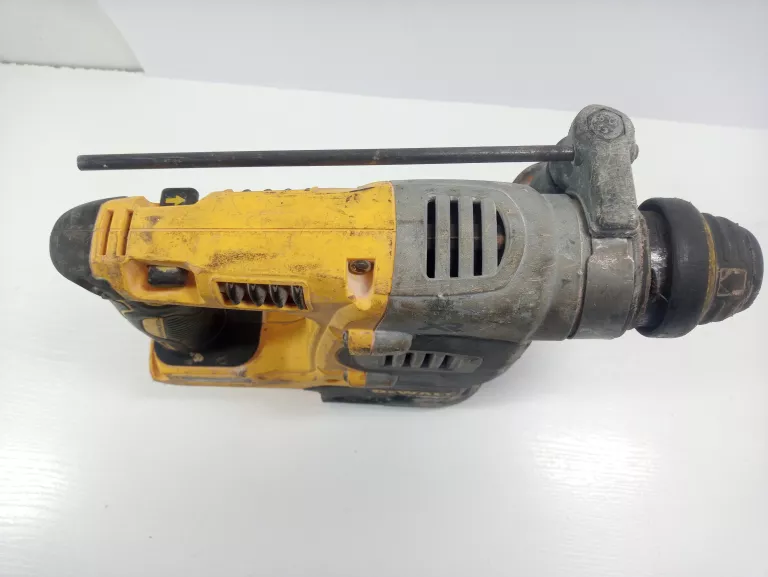 MŁOTOWIERTARKA DEWALT DCH273 + WALIZKA