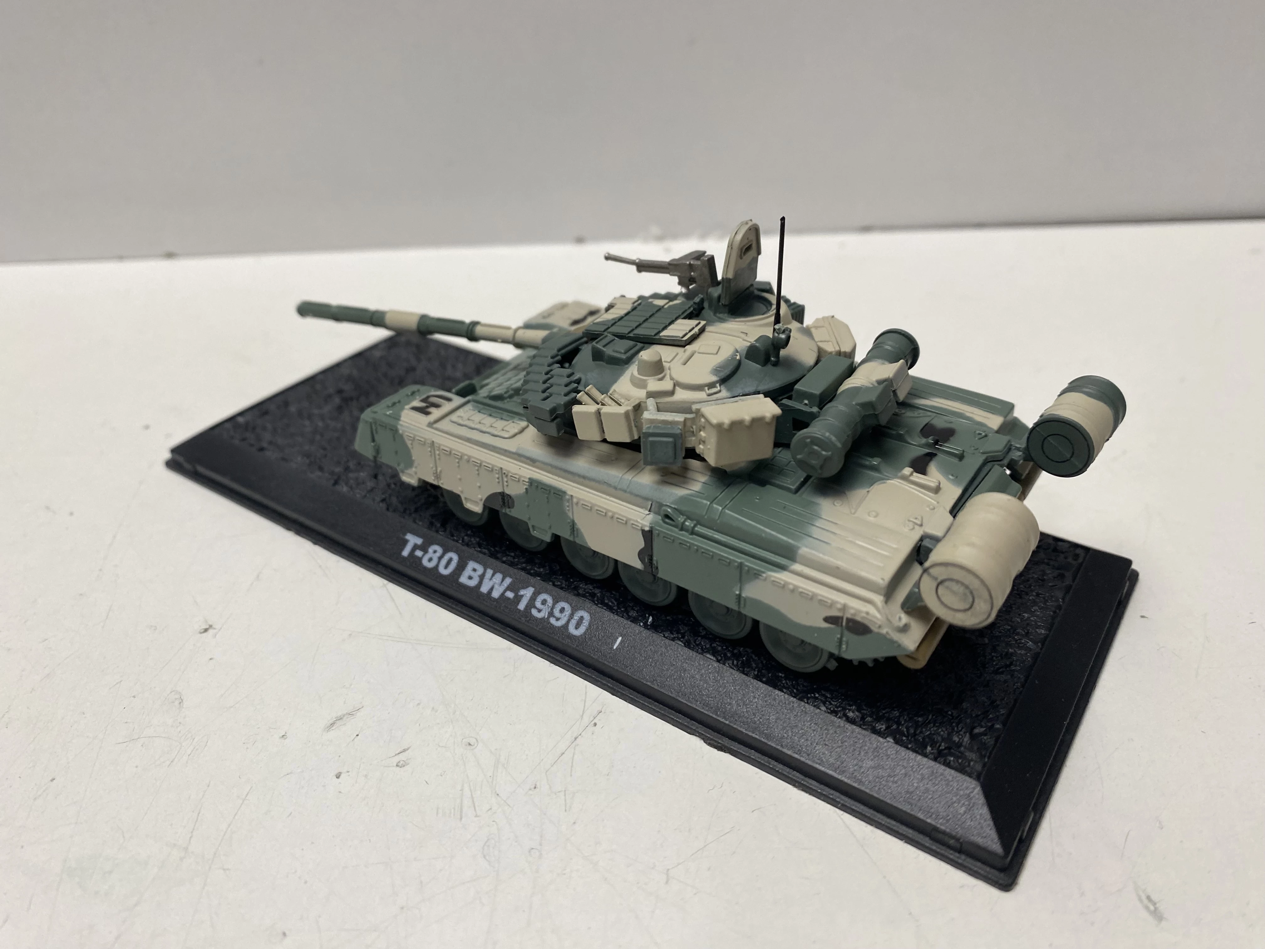 model-czolg-t-80-bw-1990-model-t-80-bw-1990