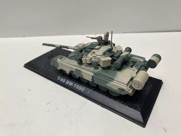 MODEL CZOŁG T-80 BW-1990