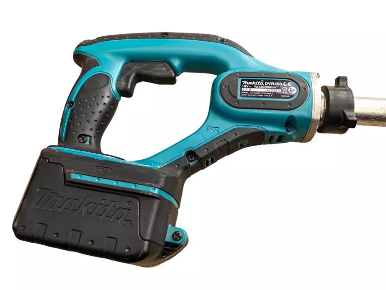 ZAGĘSZCZACZ WIBRATOR DO BETONU MAKITA DVR450 18V