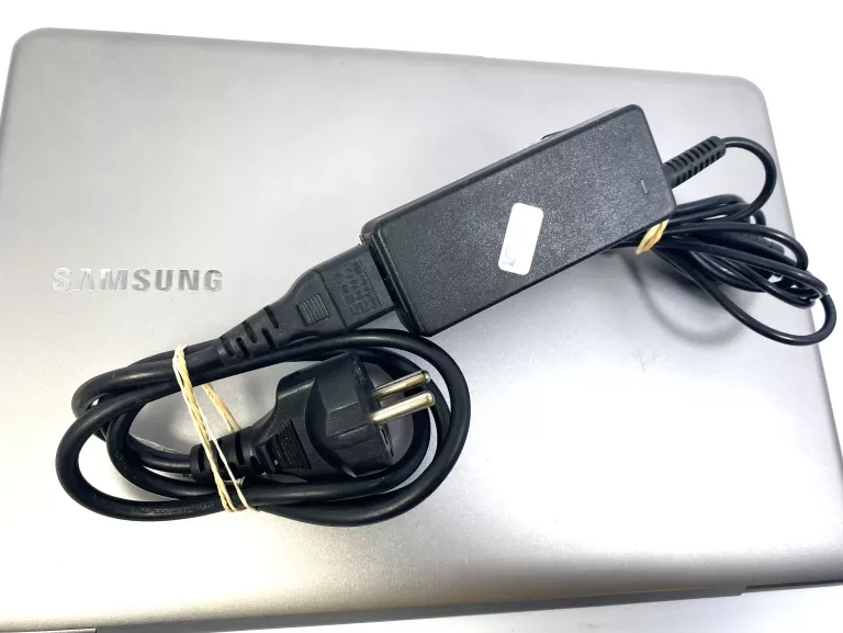LAPTOP SAMSUNG NP530U3B