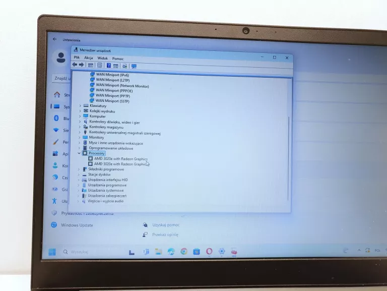 LAPTOP LENOVO V15-ADA 82C7 4GB/250GB AMD3020E WIN 11