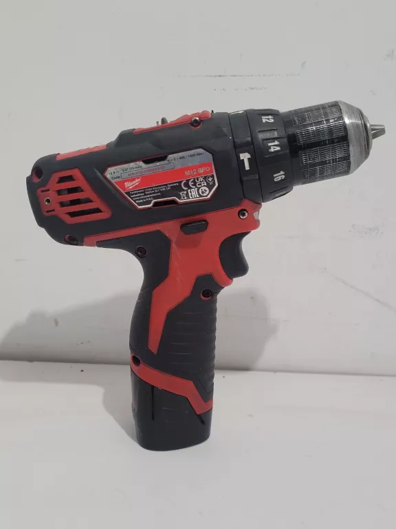 WIERTARKO-WKRĘTARKA AKUMULATOROWA Z UDAREM MILWAUKEE MODEL M12 BPD ZESTAW