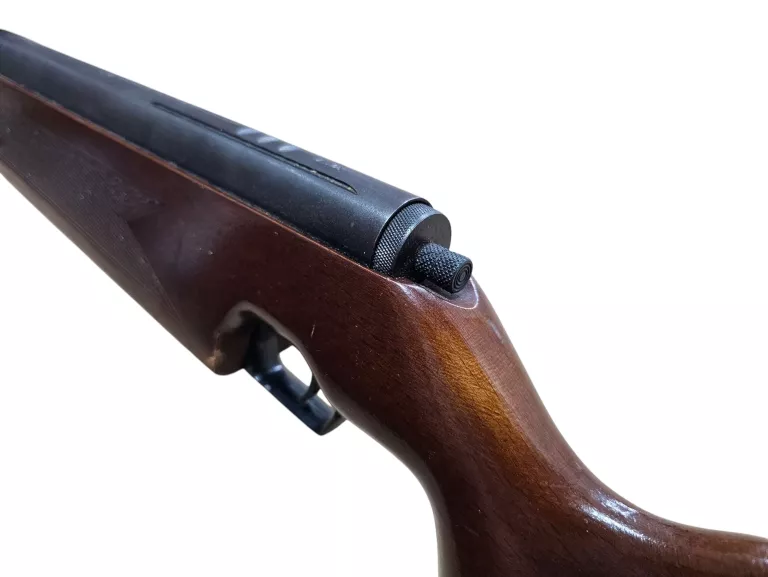LEGENDARNA WIATRÓWKA SLAVIA 631 MODEL 77 LUX 4,5MM SUPER STAN