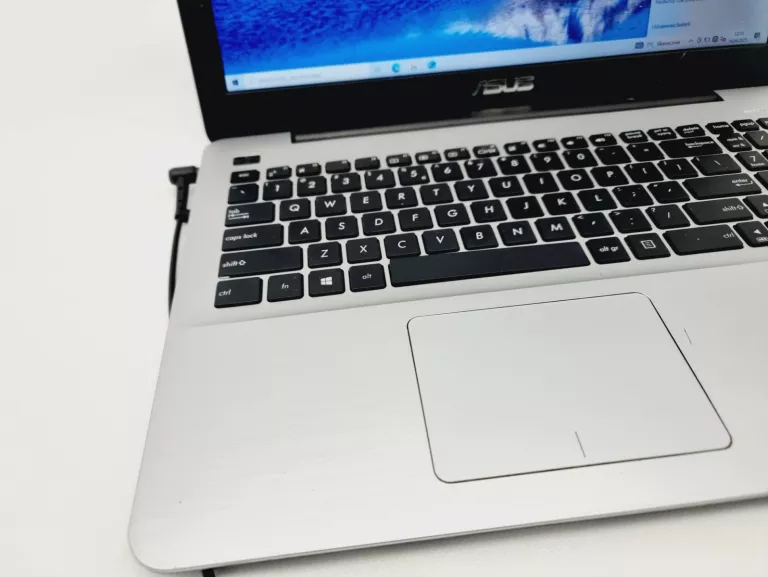 LAPTOP ASUS X555Q AMD A10-9600P 4GB 240GB