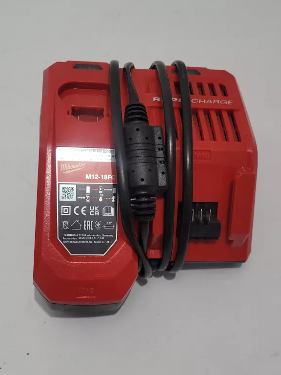 WIERTARKO-WKRĘTARKA AKUMULATOROWA Z UDAREM MILWAUKEE MODEL M12 BPD ZESTAW