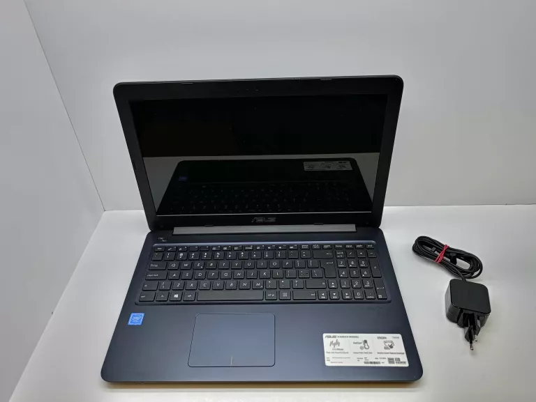 LAPTOP ASUS E502N