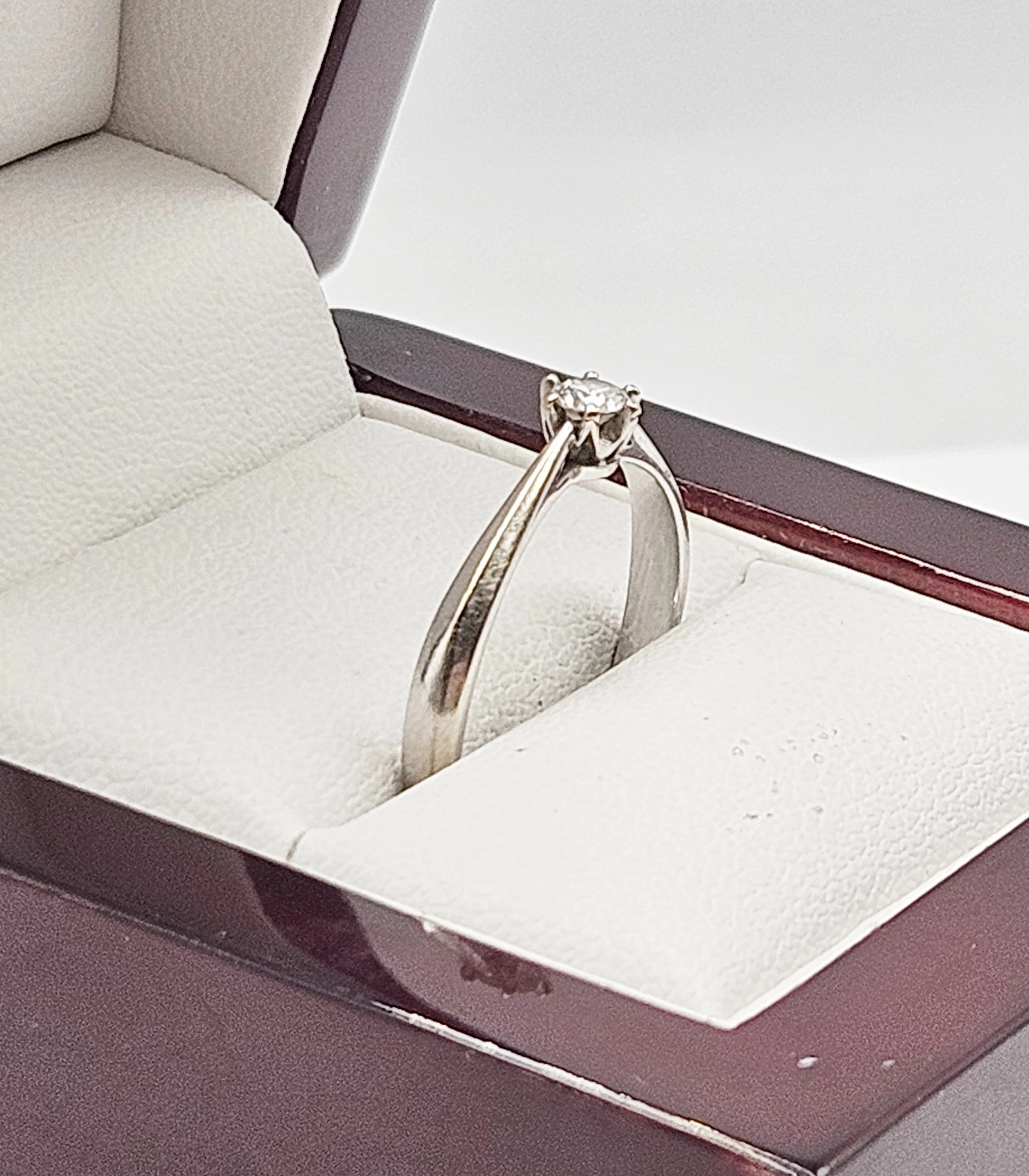 zloty-pierscionek-z-brylantem-r14-177g-013-ct-grojecka-31-warszawa