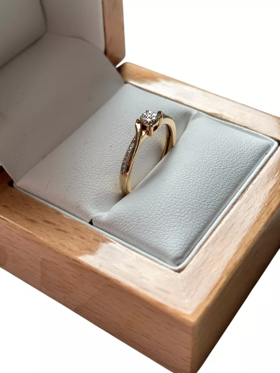 pierscionek-z-diamentami-zloto-585-luksusowy-design-material-15835-2