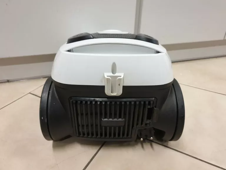 ODKURZACZ AMICA YUGO AKCESORIA 900W
