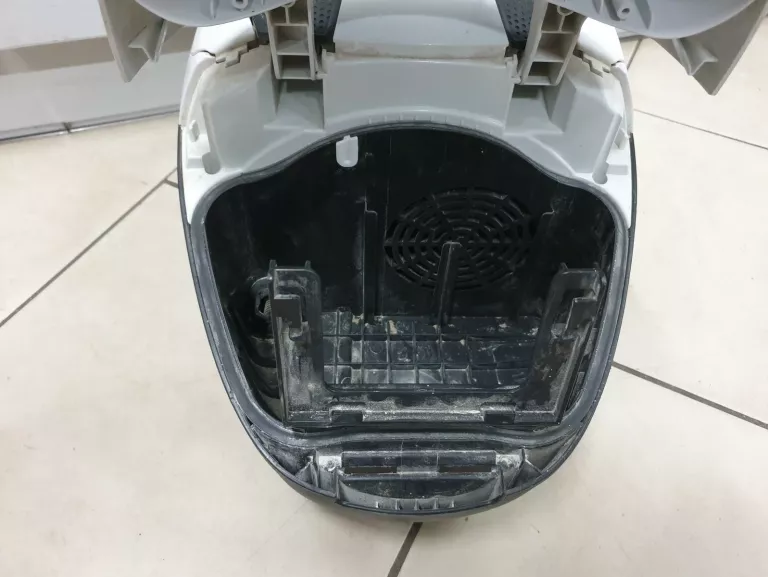 ODKURZACZ AMICA YUGO AKCESORIA 900W
