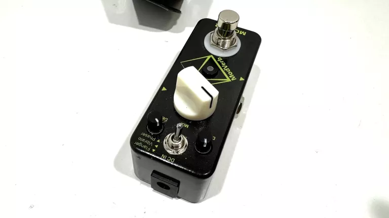 EFEKT MOOER MODVERB MRV4