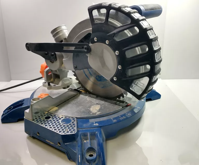 PILARKA UKOSOWA 1700W 210 MM DEXTER POWER