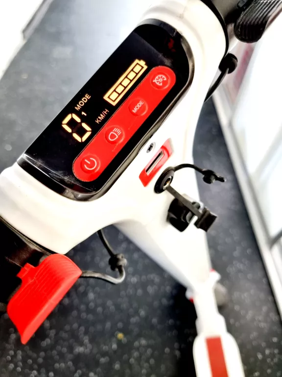 HULAJNOGA ELEKTRYCZNA HECHT 5125