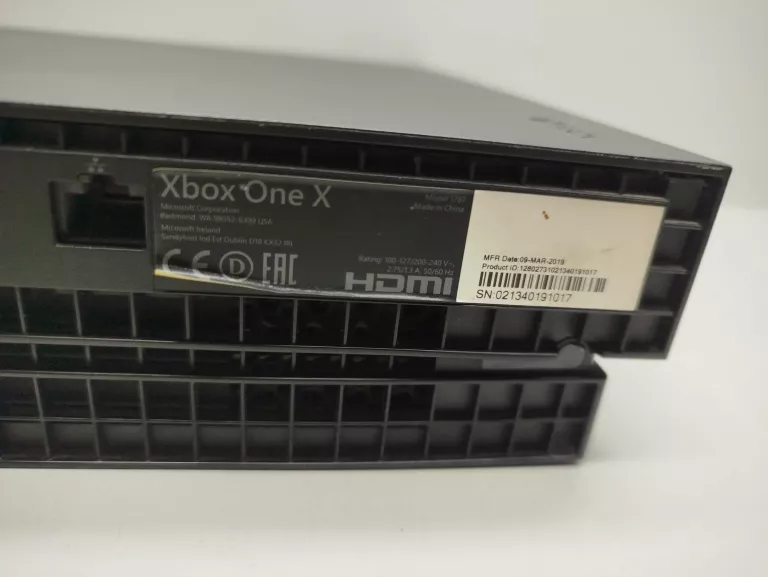 KONSOLA XBOX ONE X 1787 GRA GTA 1 TB