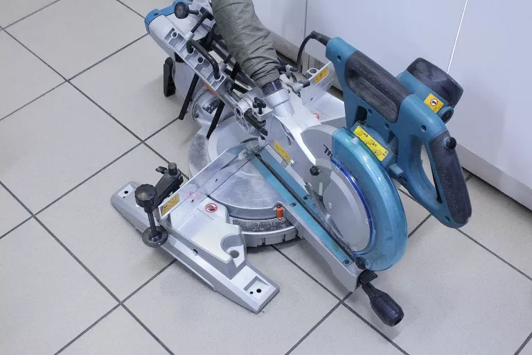 PIŁA UKOŚNICA MAKITA LS1018L