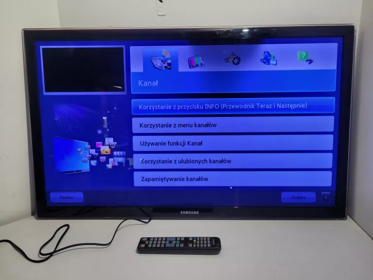 TELEWIZOR 40" SAMSUNG MODEL UE40D5500 LED SMART TV ZESTAW OPIS