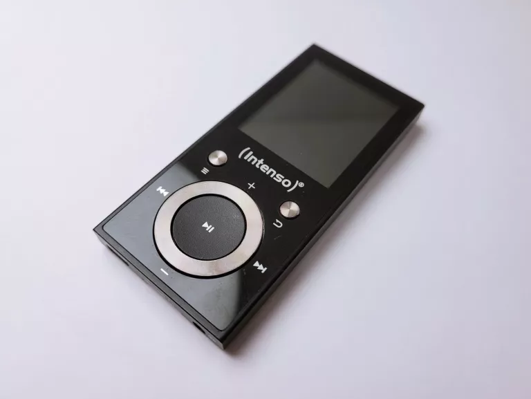 ODTWARZACZ MP3 INTENSO 16GB VIDEO SCOOTER 1.8 CZARNY KOMPLET