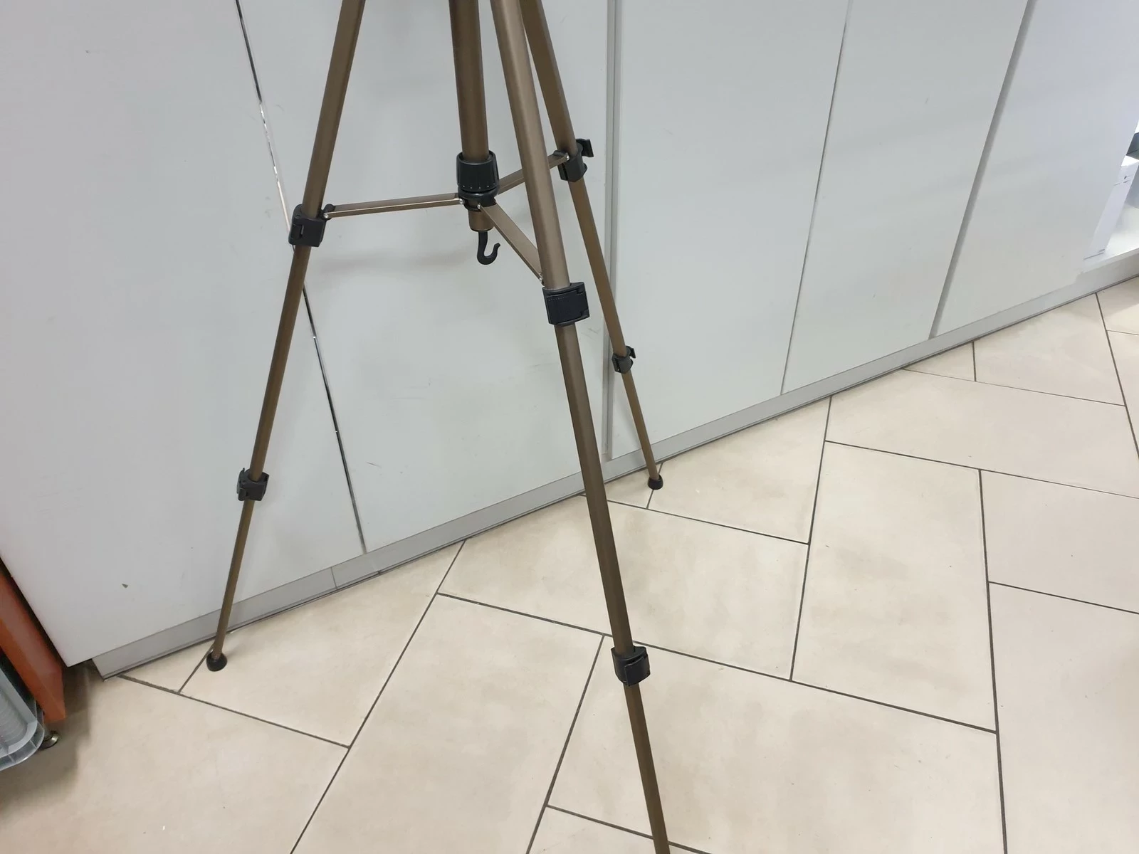 statyw-tripod-arkas-product-id-984a8b34-4e29-4c1a-ac16-030b47caf287