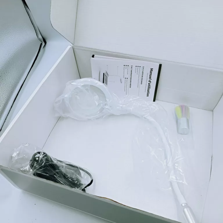 ODKURZACZ DO PAZNOKCI Z LAMPĄ 60 W WENTYLATOR DO ODSYSANIA PYŁU