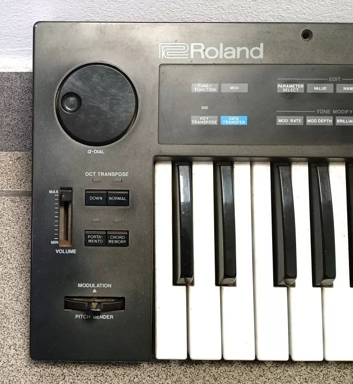 SYNTEZATOR ROLAND ALPHA JUNO
