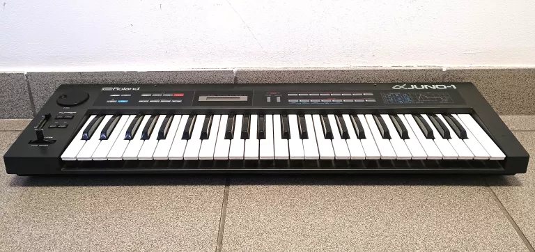 SYNTEZATOR ROLAND ALPHA JUNO