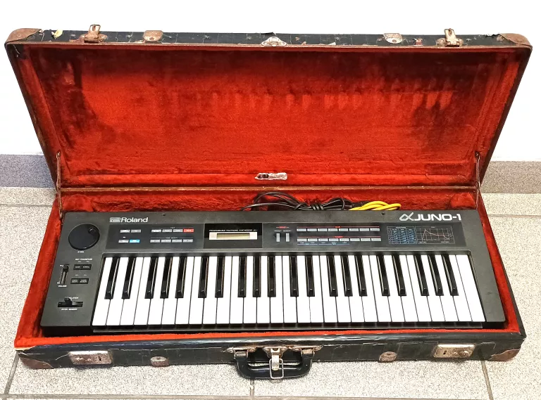 SYNTEZATOR ROLAND ALPHA JUNO