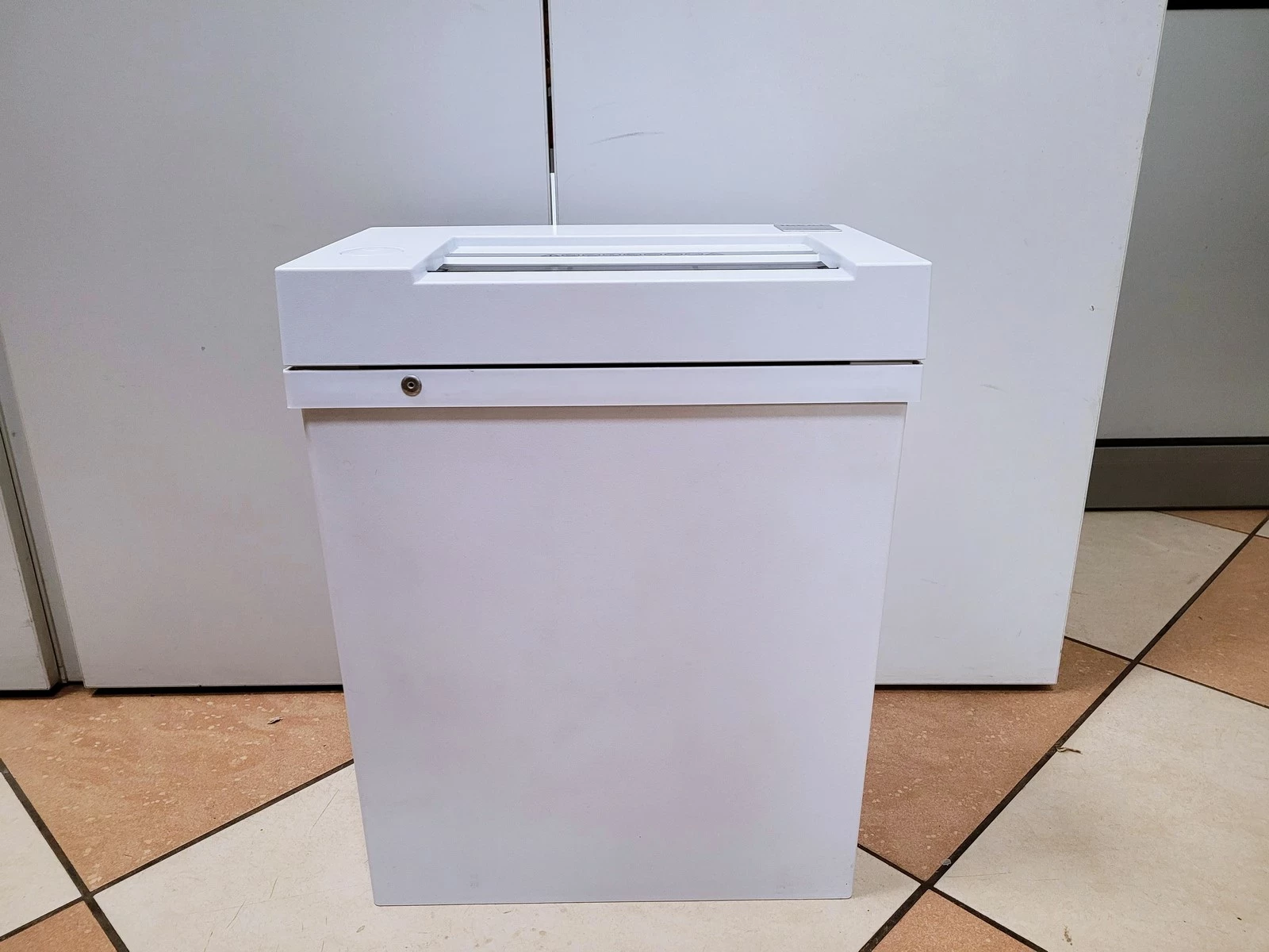 niszczarka-do-papieru-opus-ideal-2245-cc-komplet-stan-11323-2