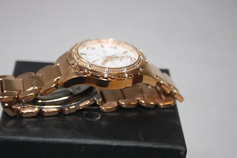 ZEGAREK DAMSKI GUESS U0442L3