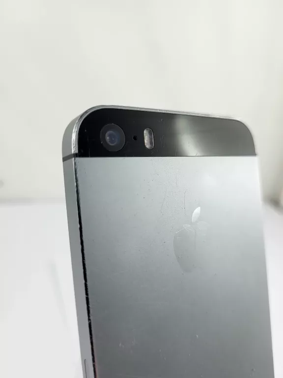 TELEFON IPHONE 5S 16GB RYSY NA EKRANIE
