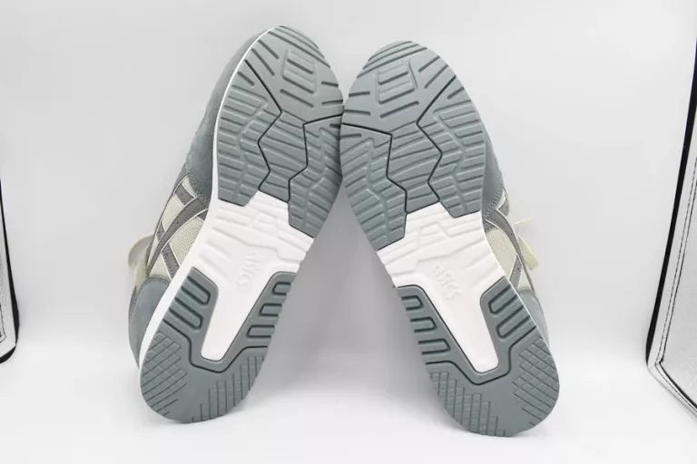 BUTY MĘSKIE ASICS LYTE CLASSIC 1201A477 43,5