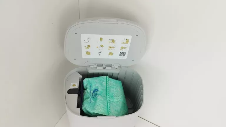 ROBOT SPRZĄTAJĄCY PHILIPS AQUA 3000 XU3110/02