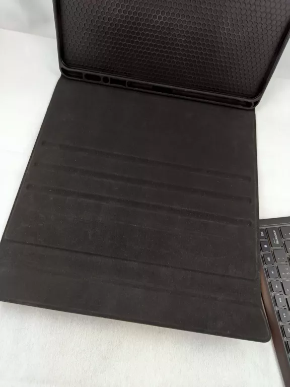 ETUI Z KLAWIATURĄ RGB DO IPAD PRO 12.9 JELLY COMBI