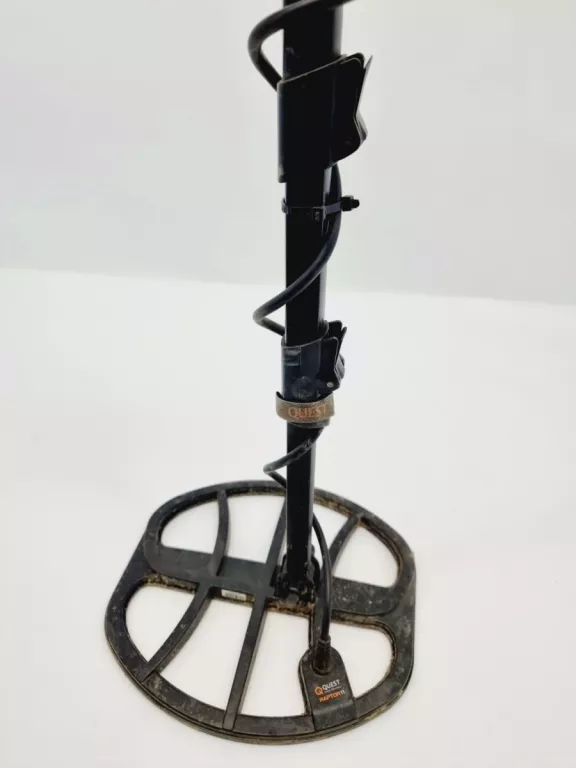 QUEST Q35 WODOSZCZELNY WYKRYWACZ METALI